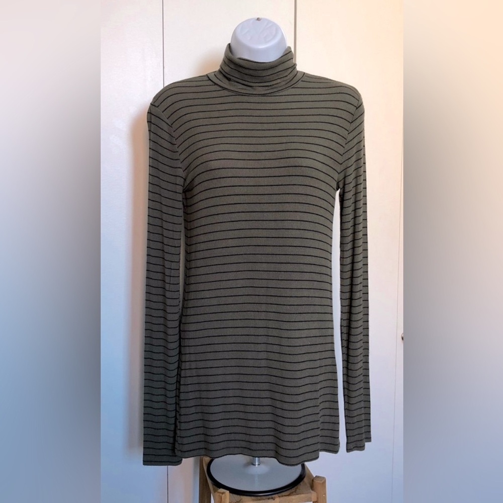 MOSSIMO LONG LIGHTWEIGHT CHARCOAL GRAY & BLACK STRIPED TURTLENECK KNIT TOP SMALL - Picture 3 of 9